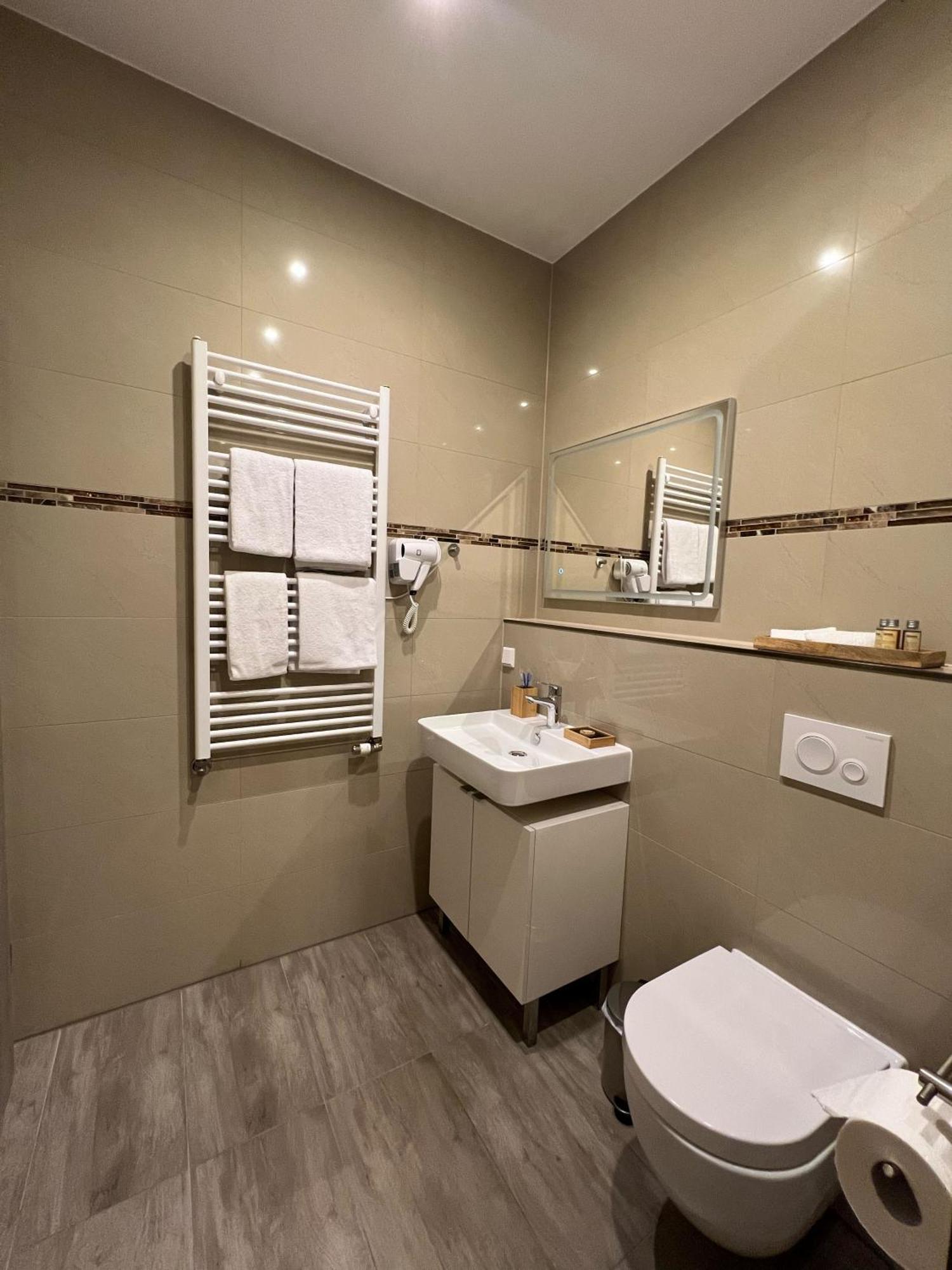 Hotel Residenz Luxury Apartments Метцинген Екстер'єр фото