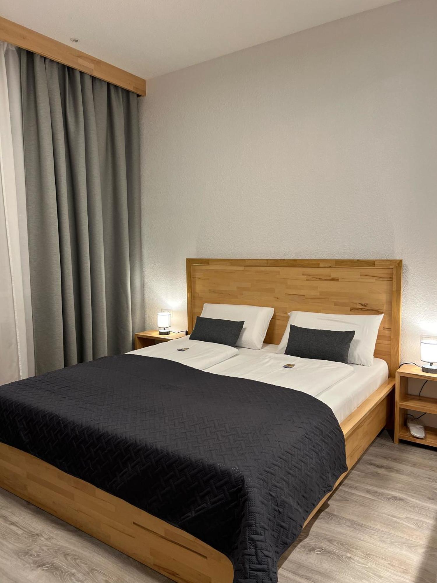 Hotel Residenz Luxury Apartments Метцинген Екстер'єр фото