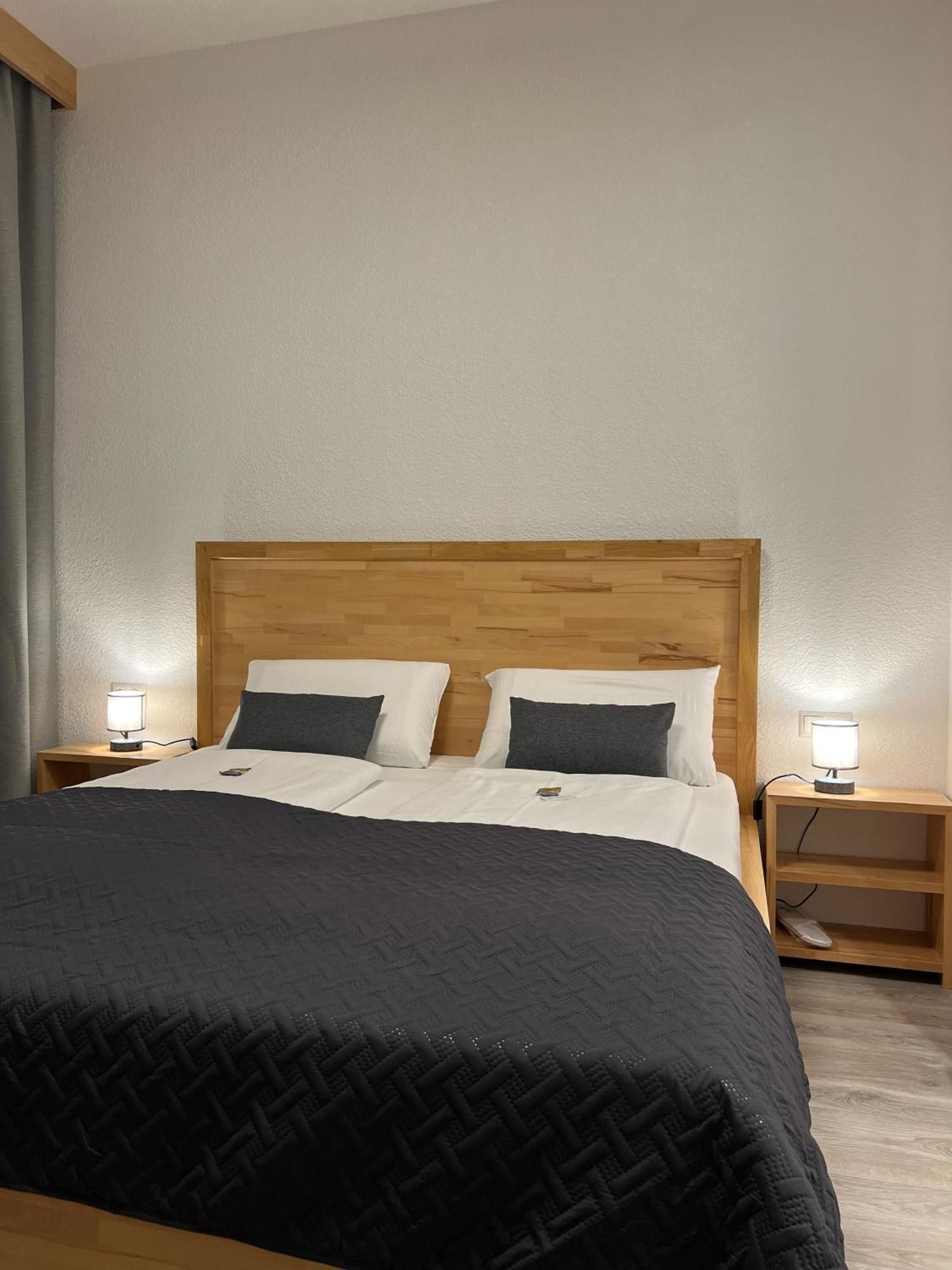 Hotel Residenz Luxury Apartments Метцинген Екстер'єр фото